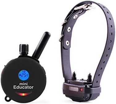 نظام طوق تدريب الكلاب Mini Educator E-Collar ET-300 / ET-302 مع جهاز تحكم عن بعد - مدى نصف ميل - مقاوم للماء، اهتزاز، إحساس - يتضمن منشفة الحيوانات الأليفة من eOutletDeals (نظام كلب واحد - ET-300 أسود
