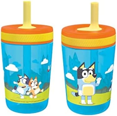 طقم أكواب Zak Designs Bluey Kelso سعة 15 أونصة، غطاء لولبي مانع للتسرب وخالٍ من مادة BPA مع ماصة مصنوع من البلاستيك والسيليكون المتين، حزمة مثالية للأطفال، قطعتان (عبوة من 1).