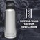 زجاجة YETI Rambler سعة 36 أونصة، معزولة بتفريغ الهواء، مصنوعة من الفولاذ المقاوم للصدأ مع غطاء للشرب السريع، لونها وردي رملي.