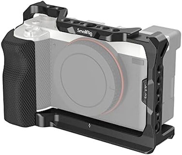 قفص SmallRig الكامل مع مقبض جانبي من السيليكون لكاميرا Sony A7C، يأتي مع فتحات تحديد المواقع لكاميرات ARRI، ولوحة تحرير سريعة لتركيب Arca و Cold Shoe - 3212B.