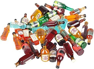Dong Huang 40pcs Miniature Mini Fake Beer Bottles Toys, Mixed Wine Drinks Decoration Beer Glass Model, Beer Can Beer Bottle Models for Fairy Garden Pub Bar Dolls House Tableware Decoration.