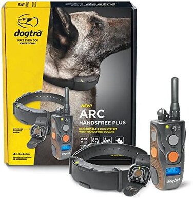 طوق تدريب الكلاب الإلكتروني Dogtra ARC HANDSFREE Plus القابل للتوسيع إلى كلبين مع خاصية التحكم عن بعد، مربع الشكل للتحكم الدقيق والسري، تصميم نحيف ومريح، قابل لإعادة الشحن ومقاوم للماء، مدى يصل إلى 3/
