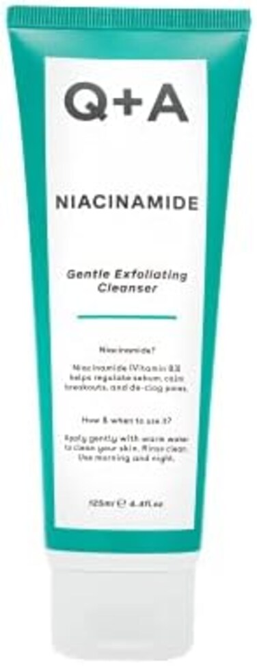 Q+A QA Niacinamide Gentle Exfoliating Cleanser, Niacinamide, Inulin and Fructose protect your skin against irritation and sensitivity, whilst promoting clear, calm skin, 125ml.