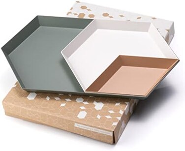صواني LINE+ARC LINEARC ModTrays (صواني معدنية قابلة للتكديس من جوشوا تري) لتزيين طاولة القهوة، بتصميم هندسي عصري، مثالية لحفظ أدوات الزينة والمجوهرات، أو كقطعة أثاث أنيقة، أو كهدية مميزة لمنزل جديد.