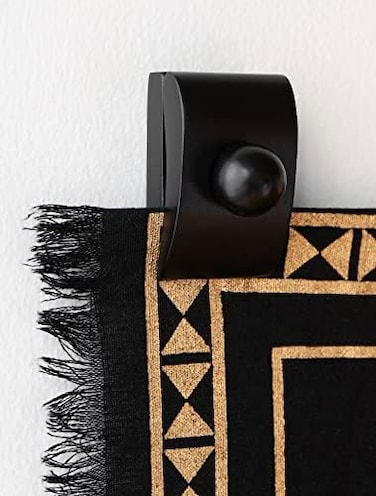 MOCTUS 4 Quilt Hangers for Wall Display, Decorate with Your Blanket and Tapestry Hangers, Wooden Rug Hangers for Wall Hangings (Black, 4 Clips with Hardware