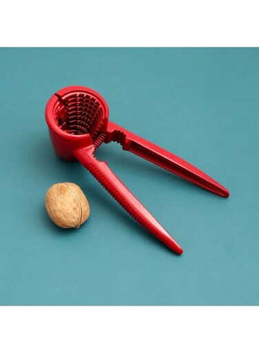Nut Cracker for Walnuts &amp; Hard Shell Nuts &acirc;&euro;&ldquo; Heavy-Duty Handheld Nutcracker with Ergonomic Non-Slip Grip, Durable Kitchen Tool