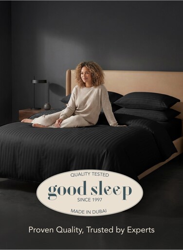 Sleep 6 Piece Set   Black   200 x 230 cm   Queen Size   Includes Duvet Cover, Fitted bedsheet and Pillow Cases   Striped Bedding, Ultra-Soft &amp; Wrinkle-Free   Made in Dubai