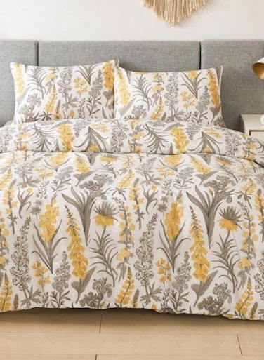 Home Queen size 6 pieces: 1 Duvet cover - 200*230cm. 1 Flat sheet - 230*250cm. 4 Pillow covers - 50*75cm. Yellow flowers design.