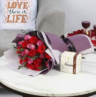 Queen Of Heart Bouquet And Sweecho Chocolates 250Gm