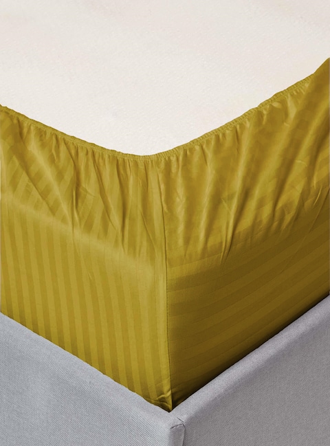 MAXQON Fitted Bed Sheet +2Pcs Pillow Covers, Queen Size 150x200+20cm, Color Gold