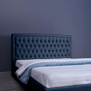 لوح رأس السرير بيانكا من بان هوم، شانيل، أزرق داكن، طول 200 سم وارتفاع 125 سم