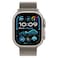 أبل ووتش الترا 2 ساعة ذكية بنظام GPS + اتصال خلوي مقاس 49 ملم بهيكل من التيتانيوم الطبيعي مع سوار ميلانيزي من التيتانيوم - طبيعي، مقاس كبير