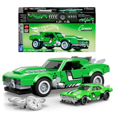 Hot Wheels Brickshop Custom &rsquo;68 Camaro Building Set with Die-Cast Car