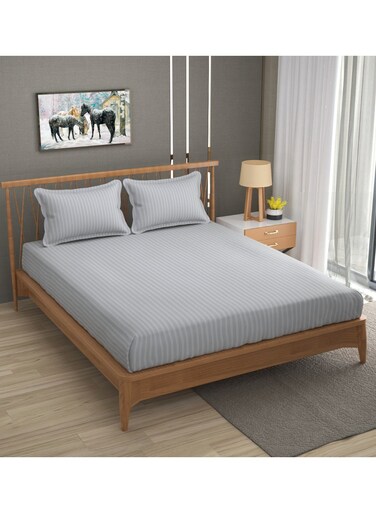 Premium Queen Size Fitted Bedsheet with 2 Pillowcases &acirc;&euro;&ldquo; Modern Design &acirc;&euro;&ldquo; Deep Pocket (180x200+35 cm) Soft, Breathable Microfiber Bedding Set for Home Comfort