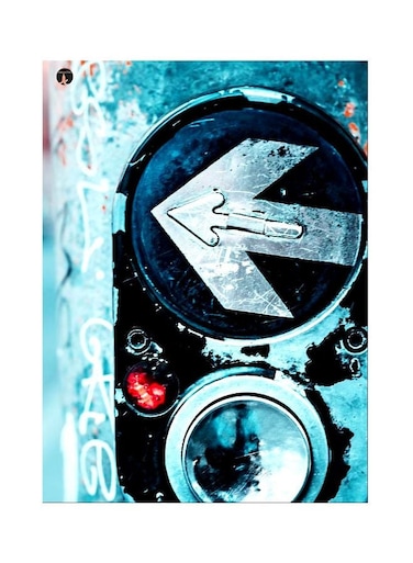 Arrow Sign Themed Decorative Metallic Plate Blue/Red/Black 20x15cm