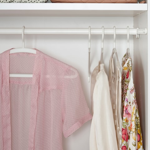 Hanger Anti Slip Function On The Shoulder Prevents Clothes