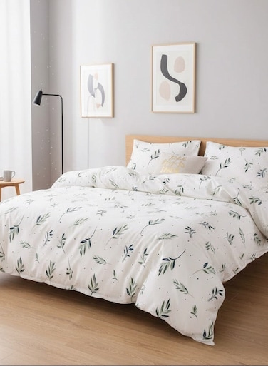 Home King Size 6 Piece set ( 1 Duvet cover - 220*240cm. 1 Fitted sheet - 200*200cm+30cm. 4 Pillow covers - 50*75cm.). Suitable for king size mattress. Bedding Set Without Filler, Soft Fabric Small Green Leaves Design.