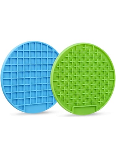 WinCheer Dog Lick Pad Slow Feeder Pet Lick Mat, Bathing Washing Grooming Distraction Anxiety Relief Device Peanut Butter Licking Pads for Dogs Cats (Green&amp;Blue)