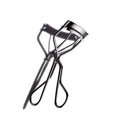 Shiseido Eyelash Curler Crimps Curls Lashes for Perfect Eye Framing Fringe Gentle Safe Includes Replacement Pad