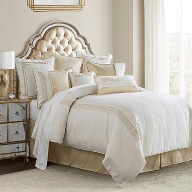 H HIEND ACCENTS Hollywood 4 PC Comforter Set Super Queen