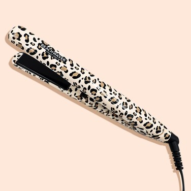 Beachwaver Coast Pro Titanium Flat Iron  Classic Catwalk
