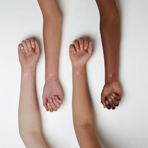 essence  Glimmer GLOW Lipstick  pH Color Changing Technology  Subtle  Sheer Pink  Vegan  Cruelty Free  Free From Parabens Gluten Oil Preservatives  Microplastic Particles