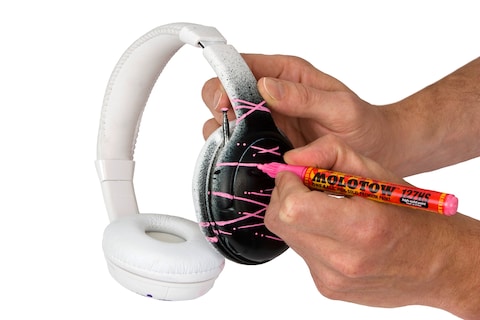 MOLOTOW ONE4ALL Acrylic Paint Marker 4mm Ceramic Light Pastel 1 Each 227217