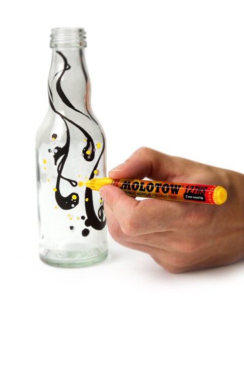 MOLOTOW ONE4ALL Acrylic Paint Marker 4mm Ochre Brown Light 1 Each 227225