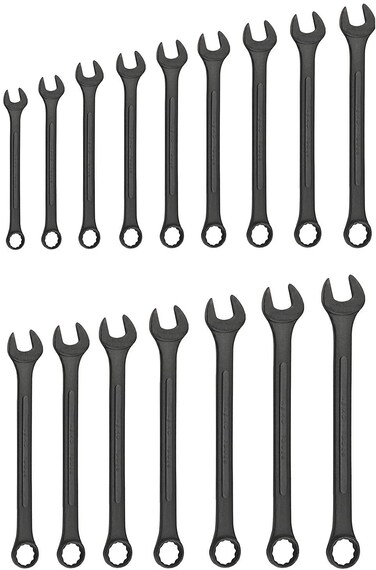 Neiko 03575A Jumbo Combination Wrench Set  16 Piece  MM  6 mm to 32 mm  Raised Panel Construction