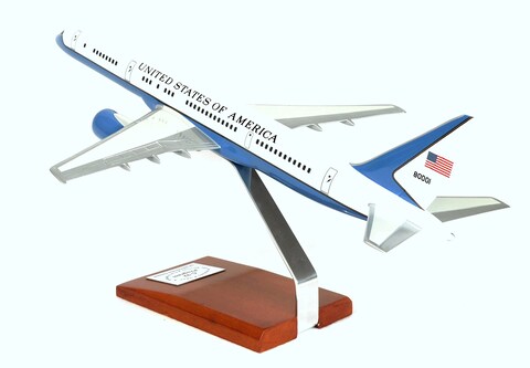 Mastercraft Collection Boeing 757200 C32A VIP Model Scale 1100