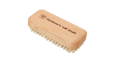 REDECKER Tampico Fiber Gardeners Nail Brush with Oiled Beechwood Handle 414Inches  Gardeners Nail Brush  Wood Nail Brush for Cleaning Fingernails  Nail Brush for Gardeners