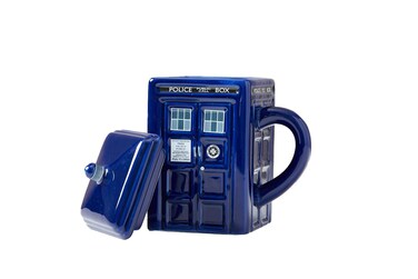 Doctor Who Tardis Mug  Official Square Shaped Ceramic Coffee Mug With Lid  Holds 17Ounces Of Your Favorite Coffee Tea Or Other Drink