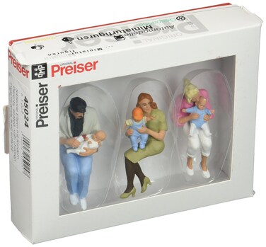 Preiser 45024 Seated Parents wBabies G Model Figure