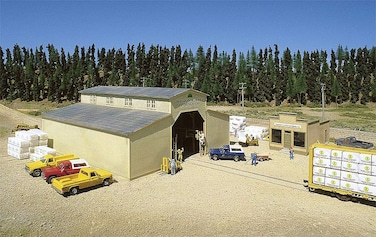 Walthers Cornerstone Series Kit HO Scale Walton  Sons Lumber Company