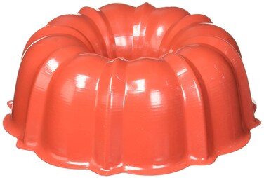 Nordic Ware Formed Bundt 12Cup Red