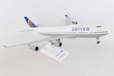 Daron Skymarks United 747400 Post Co Merge Model Kit with Gear 1200 Scale  White