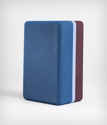 Manduka Yoga Recycled Foam Block  Yoga Prop and Accessory Comfortable Edges Lightweight Firm Non Slip Recycled Foam Thunder Grey 9 x 6 x 4225 x 15 x 10 cm