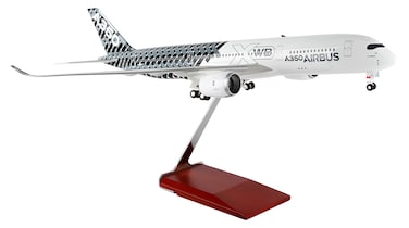 Daron Worldwide Trading Scale Model Kit