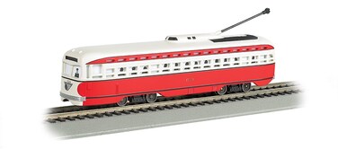 Bachmann Pittsburgh PCC Streetcar with Sparking Trolley Pole