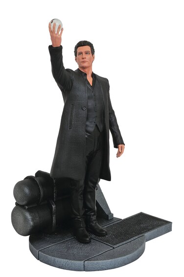 Diamond Select Toys The Dark Tower Movie Gallery The Man in Black PVC Gallery Figure
