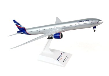 Daron Skymarks Aeroflot 777300 1200 with Gear Model Kit