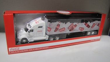 Motor City Classics CocaCola On Ice Long Hauler 164 Scale WhiteBlackRed