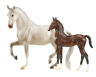 Breyer Traditional Series Favory Airiella Gift Set  2 Horse Set  Horse Toy Model  19 Scale  Model 1827 White
