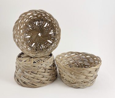 CalCastle Round Gift Baskets Woven Bread Roll Baskets Food Serving Baskets Natural Coco Midrib Material 7  3 PCS