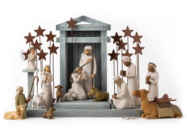 Willow Tree Nativity Deluxe Plus Metal Stars and Angel 18Piece Set