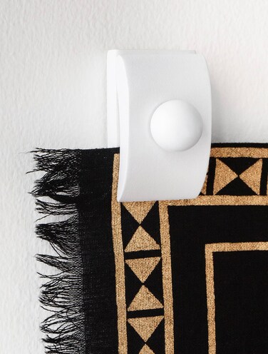 MOCTUS 4 Quilt Hangers for Wall Display Wooden Rug Hangers for Wall Hangings Decorate with Your Blanket and Tapestry Hangers White 4 Clips with Hardware