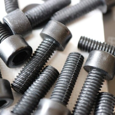 Caterpillar Red 50 x Black Nylon socket head plastic machine screws M6 x 20mm Plastic Bolts Nuts  Washers 1564 x 2532