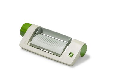 Betty Bossi Veggie Sheet Slicer from is an innovative fruit and vegetable slicer which you can use to create waferthin sheets