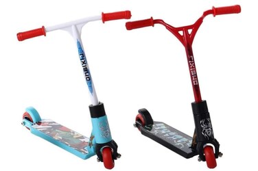 2Pcs Finger Scooter Mini Wheel ToysTiny Trick Scooter for Party FavorsMini Scooters Finger Board Accessories Finger TrainingBirthday GiftsMagic Kits and AccessoriesJuggling Sets Vehicles