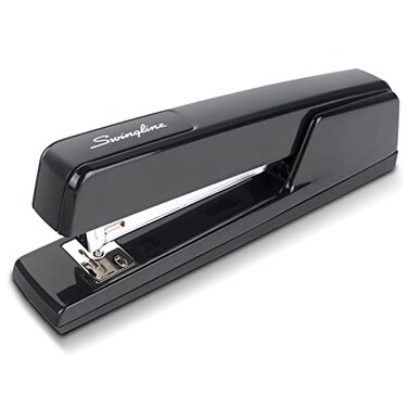 Swingline Stapler 747 Classic Desktop Stapler Heavy Duty 20 Sheet Capacity Portable Durable Metal Stapler for Office Desk Accessories or Home Office Supplies Black 74701